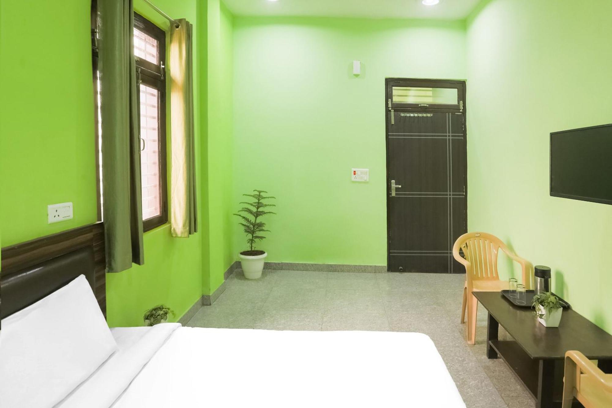 Capital O A-One Hotel Manesar Ngoại thất bức ảnh